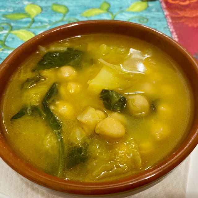 Foto do prato “Guiso de garbanzos y verduras”