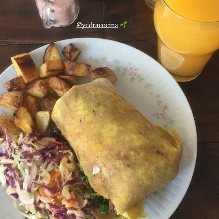 photo of Yedra Cocina Silvestre Burrito de hongos shared by @catabuffarini on  29 Apr 2022 - review