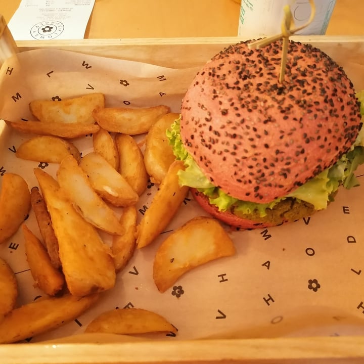 photo of Flower Burger Coccinella Burger shared by @sarotula on  21 Jul 2022 - review
