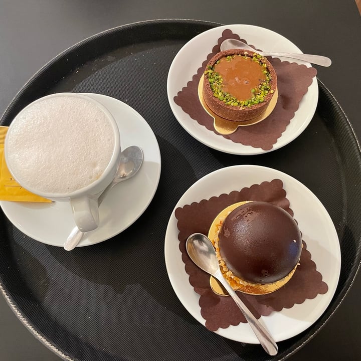photo of Cortese Café 900 Crostatina al pistacchio e caramello al sale shared by @mimmanelcuore on  21 Nov 2022 - review