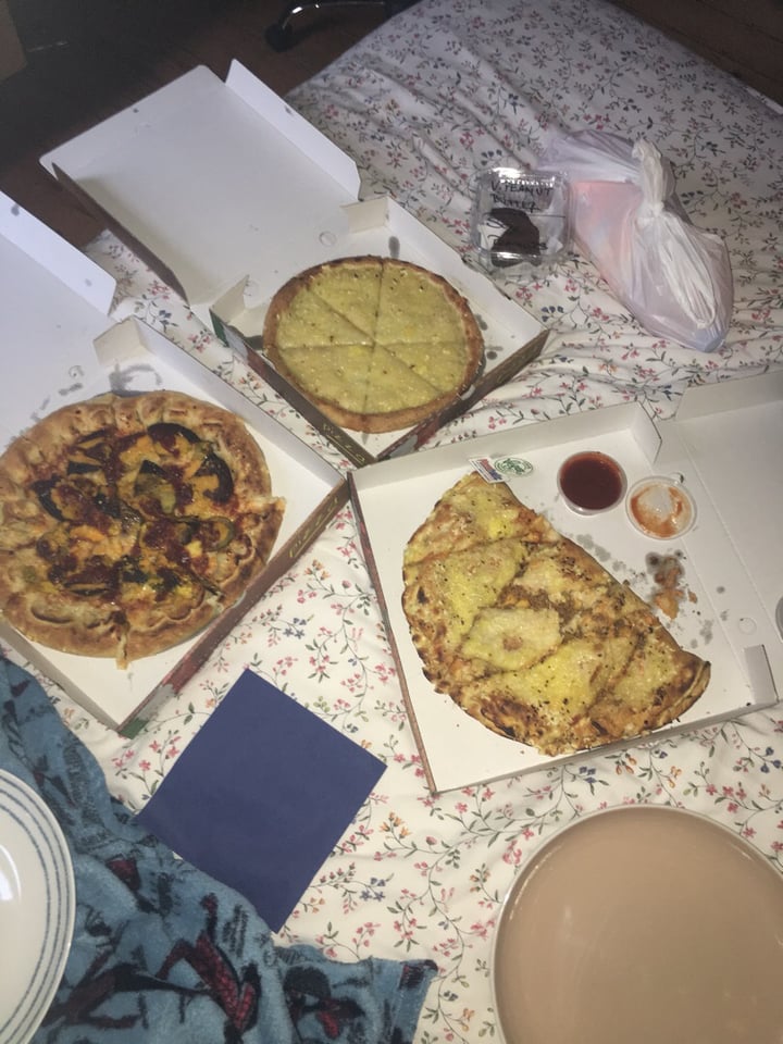 photo of Pizzaholic Pizza shared by @carbigail on  27 Dec 2019 - review