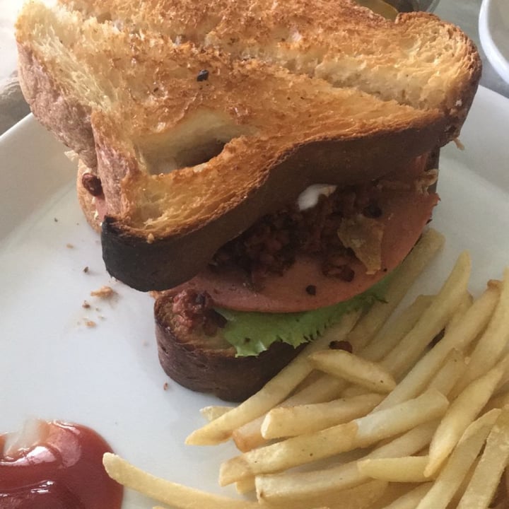 photo of YOYU Club Sandwich shared by @dh on  30 May 2022 - review