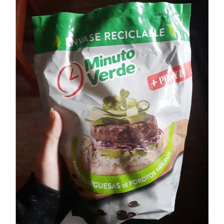 review photo of Minuto verde Hamburguesa Poroto Negro shared by @macaaglr on 02 Jul 2020 - review