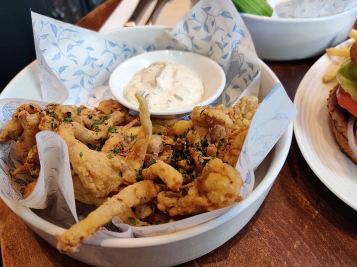 photo of Earls Kitchen + Bar Oyster Mushroom "Calamari" shared by @threefoldvegan on  13 Apr 2020 - review