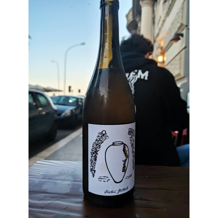 review photo of Cristiano Guttarolo Amphora Withe Wine shared by @ciakemarusia on 19 Jun 2021 - review