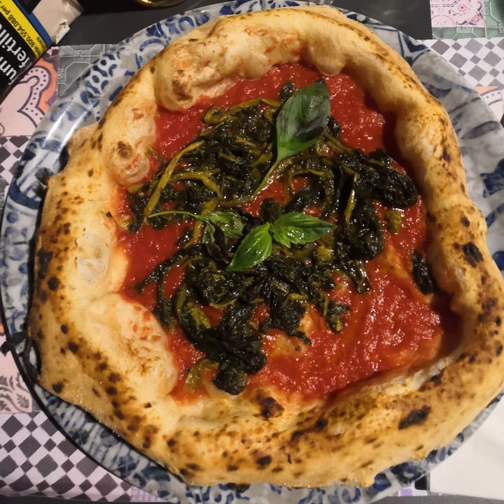 photo of Pizzeria Assaje Trieste Rossa con friarielli shared by @botanicflora on  25 Oct 2021 - review