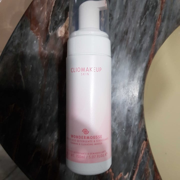 photo of Clio Makeup Wondermousse mousse viso detergente e struccante shared by @fiore63 on  23 Jun 2021 - review