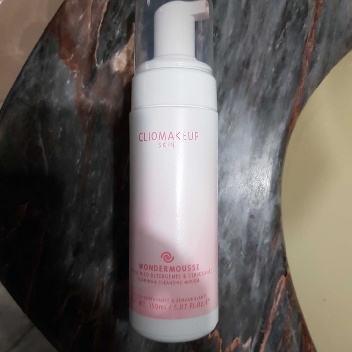 review photo of Clio Makeup Wondermousse mousse viso detergente e struccante shared by @fiore63 on 23 Jun 2021 - review