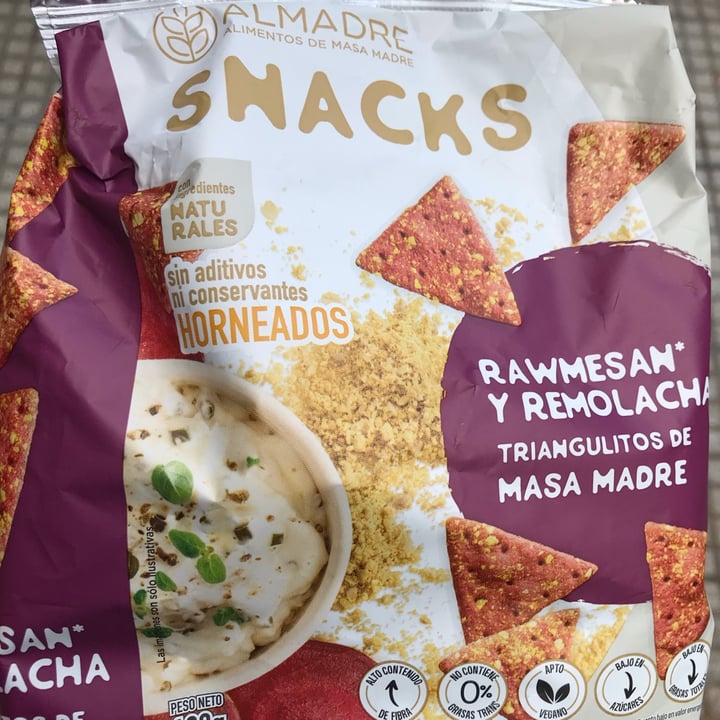 photo of Almadre Snacks rawmesan y remolacha traingulitos masa madre shared by @ladybiird on  21 Apr 2022 - review