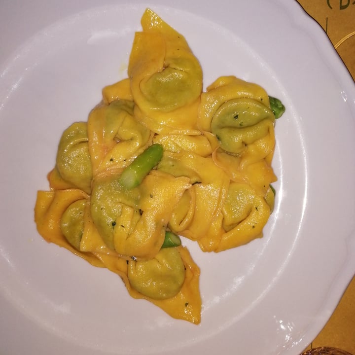 review photo of La casa nel bosco Casoncelli ripieni di erbette e patate shared by @larayogayaga on 09 Apr 2022 - review