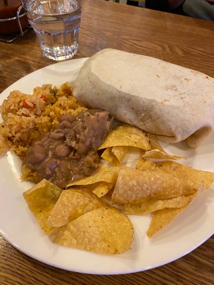 review photo of Taco Amigo Burrito Plate shared by @olfi on 25 Dec 2019 - review