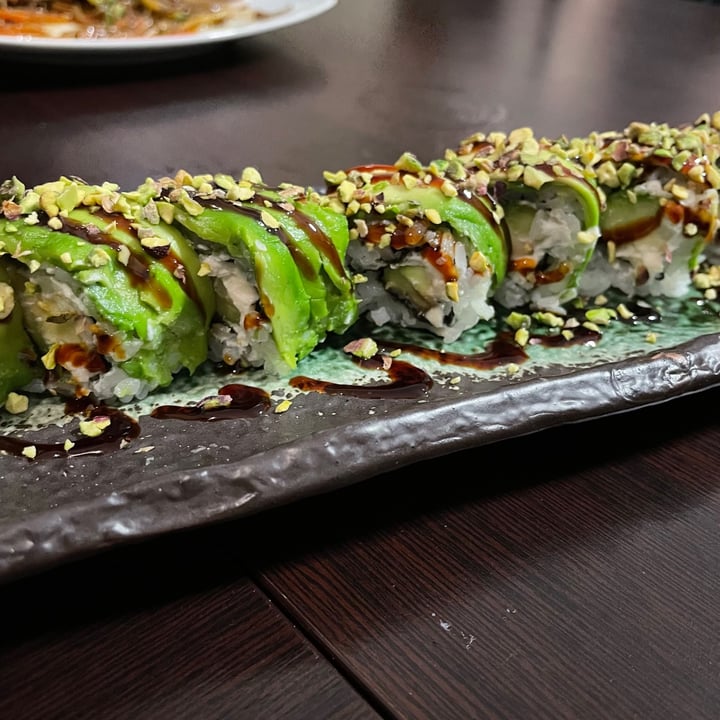 photo of Asia Fusion Sushi Vegan Cheese Roll Con Pistacchio shared by @ambra83 on  11 Jul 2021 - review