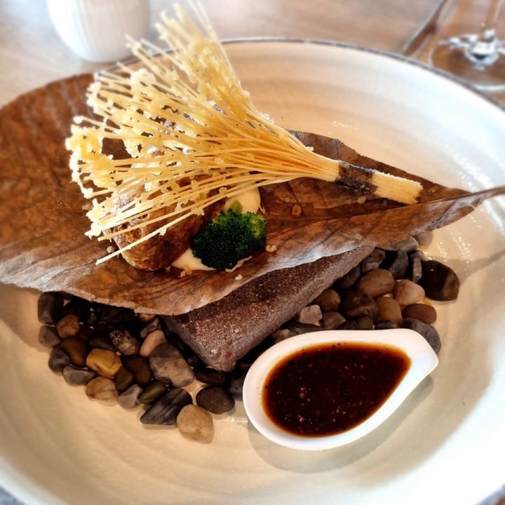 photo of Joie Grill Summer Mushroom Steak on “Pu-Ye” Hot Stone shared by @meixin2603 on  05 Aug 2022 - review