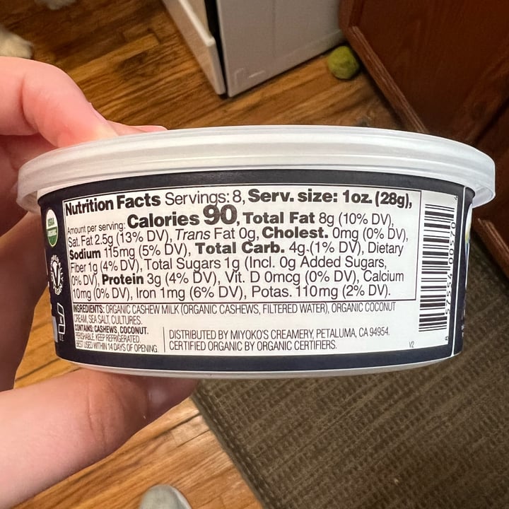 review photo of Miyoko's Creamery Cashew Milk Cream Cheese shared by @gracemccarthy on 01 Aug 2022 - review
