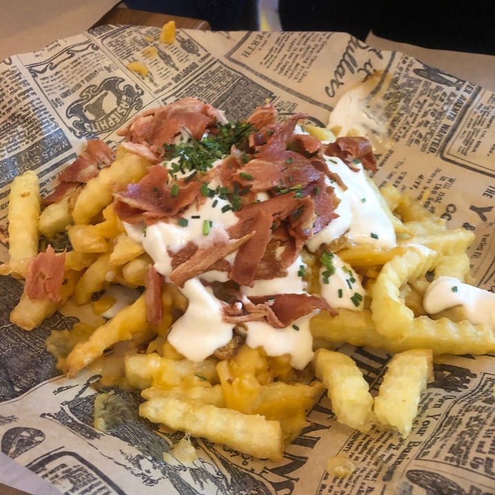 photo of Freedom Cakes Cheese Vacon Fries shared by @cristorre on  21 Sep 2020 - review