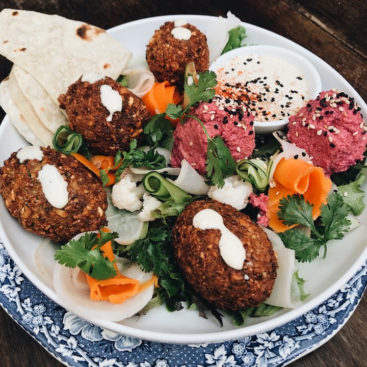 review photo of chaya & cacao Restaurant Falafel bowl shared by @thishanabee on 20 May 2021 - review