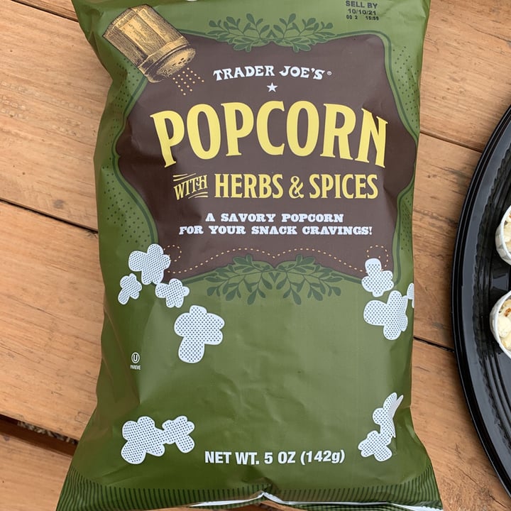 review photo of Trader Joe's Popcorn with herbs and spices shared by @tridoshic on 15 May 2021 - review