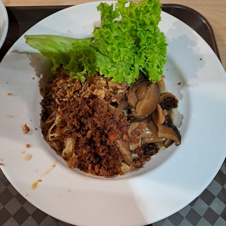 photo of Lian Xin 莲芯膳坊 Mushroom Noodle shared by @plantaepy on  27 Oct 2022 - review