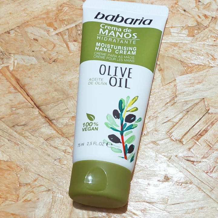review photo of Babaria Crema de manos aceite de oliva shared by @deliquesciencia on 01 Dec 2021 - review