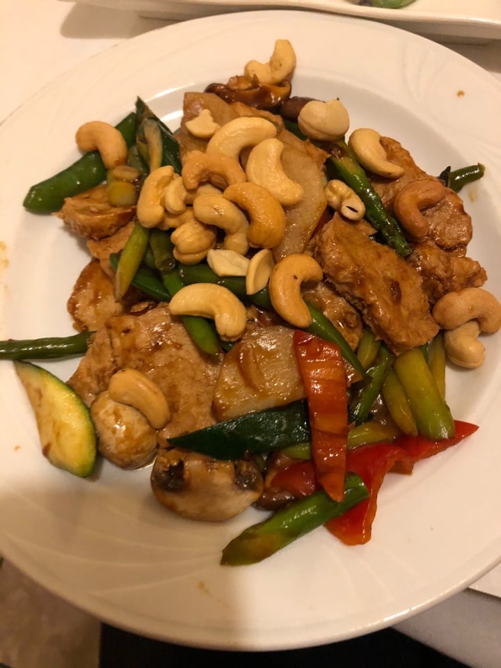 photo of Ye’s Asian Vegan Kitchen Cashew Nuts shared by @olivepet on  21 Jan 2020 - review