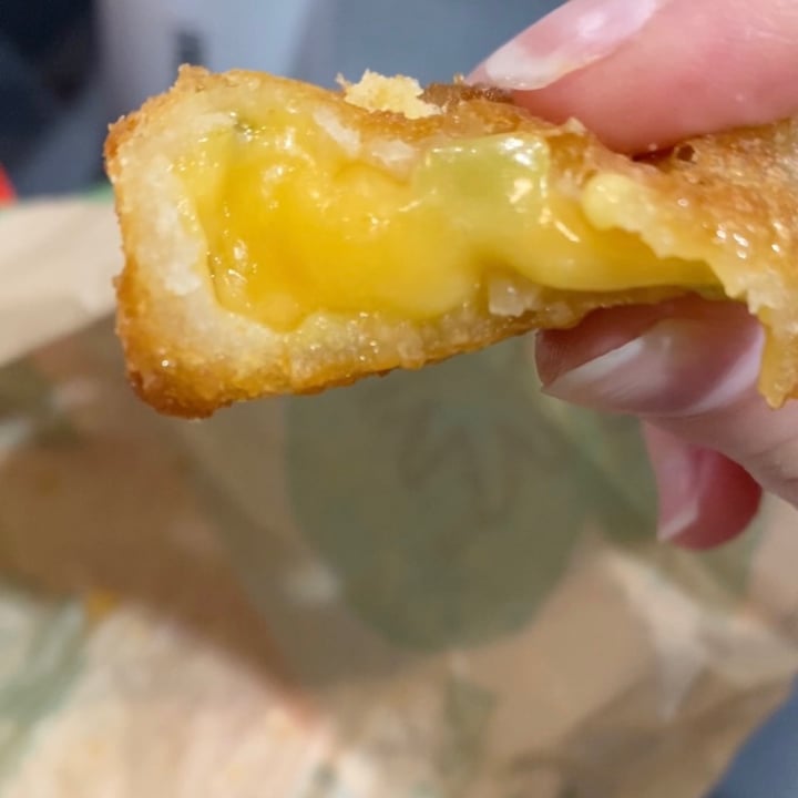 review photo of Burger King Leicester Square Vegan Chilli Cheeeze Bites shared by @fabriziapsr on 25 Mar 2022 - review