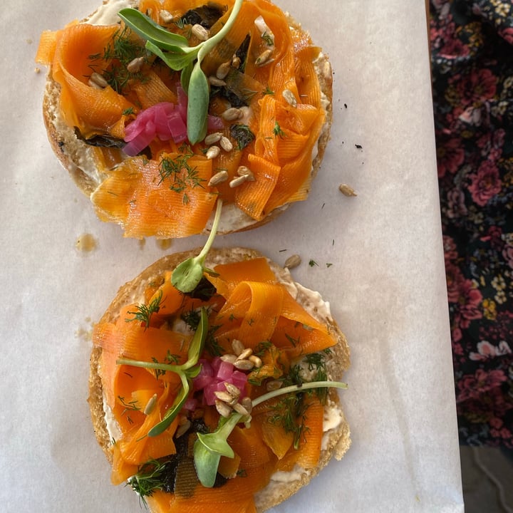 photo of Fresh Earth Food Store Carrot Lox And Cashew Cream Bagel shared by @kateemma5 on  24 Oct 2020 - review