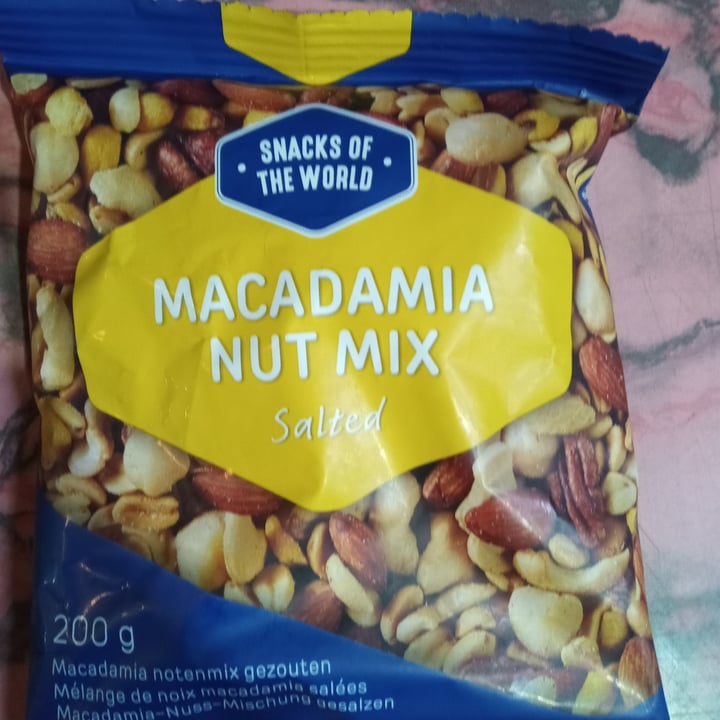 photo of Snacks of the world Macadamia Nut Mix shared by @barbymorgan on  09 Sep 2022 - review