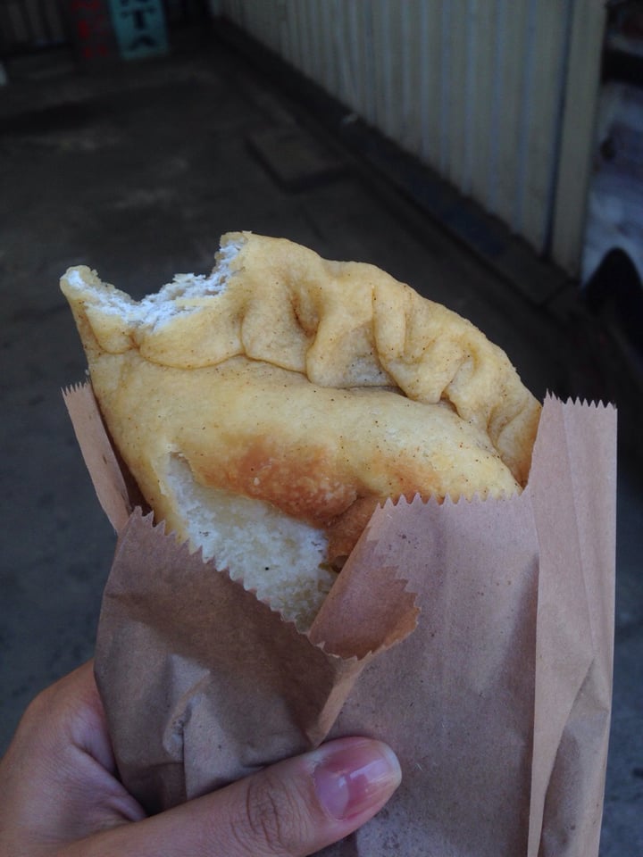 photo of Emporio Clafira Empanada Queso Champiñón shared by @brvjave on  02 Mar 2020 - review