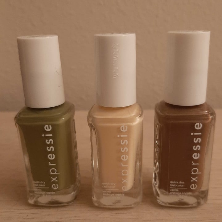 photo of Essie Nail polish shared by @mome2cb on  20 Nov 2020 - review