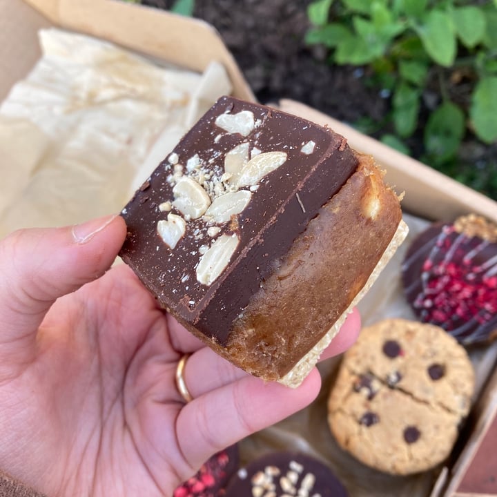 review photo of Treatnatural Snickers bar shared by @lquattro41 on 27 Mar 2022 - review