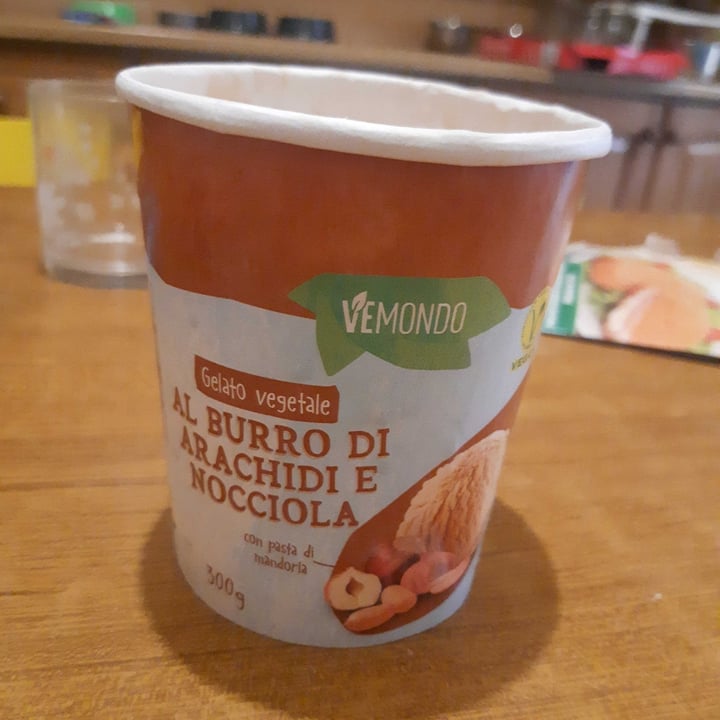 review photo of Vemondo Gelato al burro di arachidi e nocciola shared by @luciaruggeri on 05 May 2022 - review