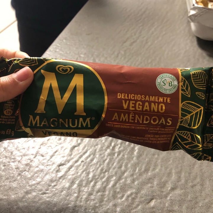 review photo of Magnum Magnum Vegan Almond shared by @luizacastro on 15 Jul 2021 - review
