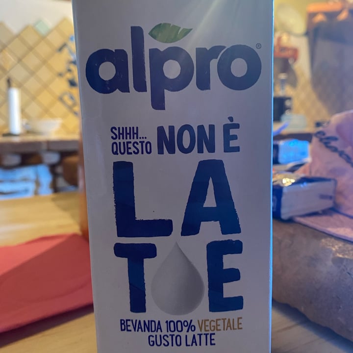 review photo of Alpro This is Not Milk Classic Questo Non è Late Classico shared by @rebigotta on 30 Jul 2022 - review