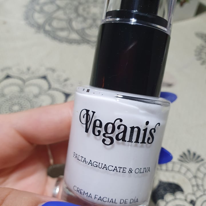 photo of Veganis Antiage Facial - Crema de Día Palta & Oliva shared by @lupemusso on  25 Dec 2021 - review