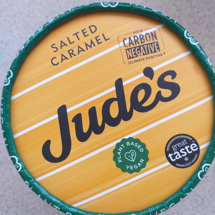 photo of Jude’s Vegan Salted Caramel Ice Cream Tub shared by @klavina on  12 Jul 2022 - review