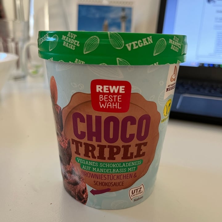 photo of REWE Beste Wahl Choco Triple Ice cream shared by @domcsiwill on  21 Jul 2022 - review