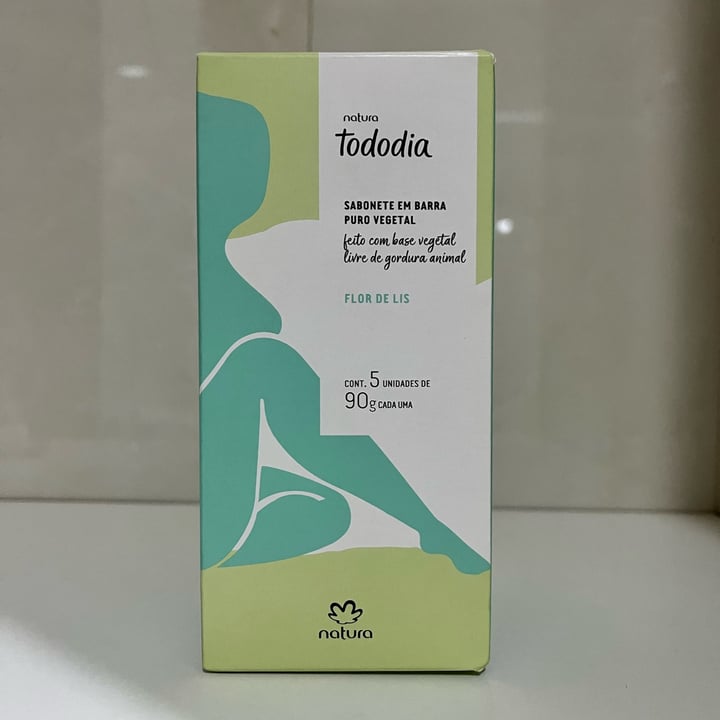 review photo of Natura Sabonete em barra puro vegetal flor de lis shared by @gabialencar on 12 May 2022 - review