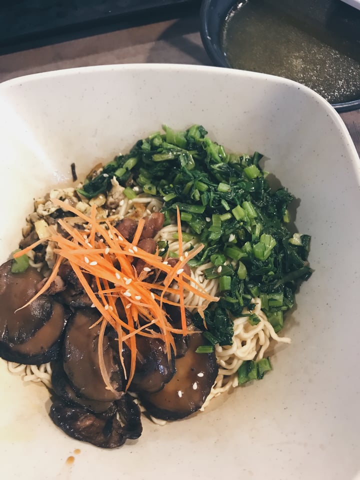 review photo of Fire Flies Mushroom kolomee shared by @smoothievore on 08 Jun 2018 - review