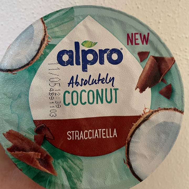 photo of Alpro Yogurt cocco gocce di cioccolato shared by @alicelimpia on  04 Apr 2022 - review