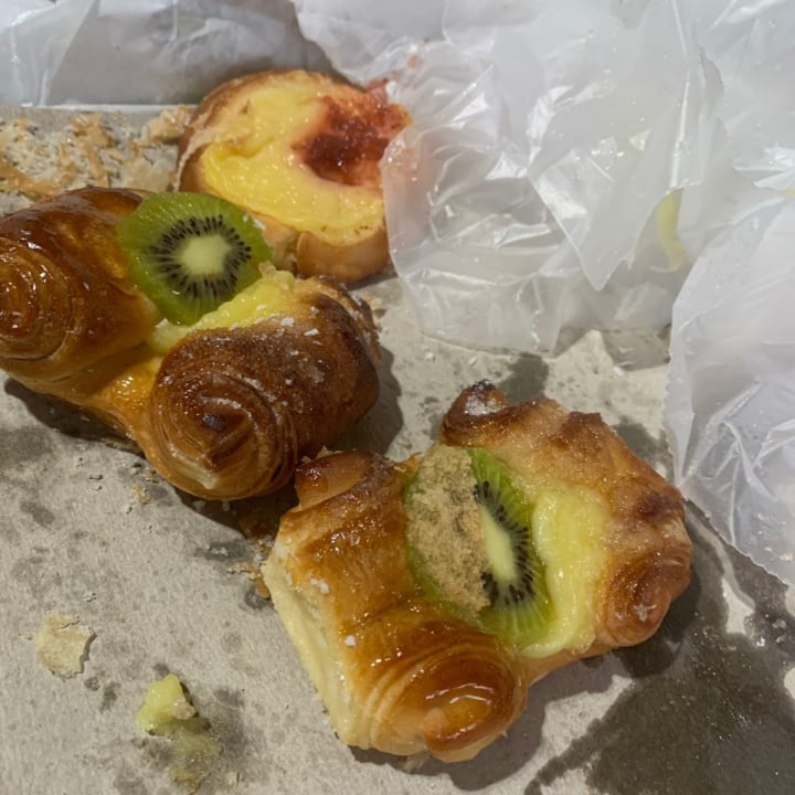 photo of Panaderia Sweet Facturas shared by @guillermovegano on  29 Sep 2021 - review