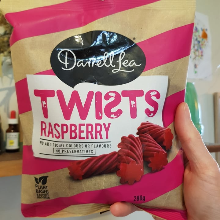 photo of Darrell Lea Liquorice Twists Raspberry shared by @cruzilla on  16 Oct 2020 - review