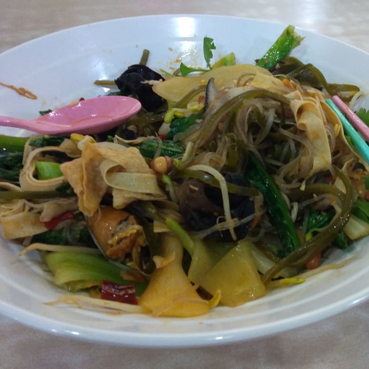 photo of Ding Xiang Mala Xiang Guo - Bedok Vegan mala xiang guo stir-fry shared by @bachjess on  03 Aug 2020 - review