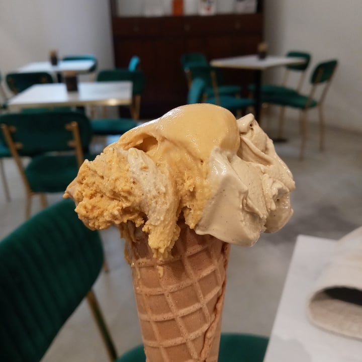 photo of Cortese Café 900 cono gelato con mango e pistacchio shared by @olionuovo on  27 Jun 2022 - review