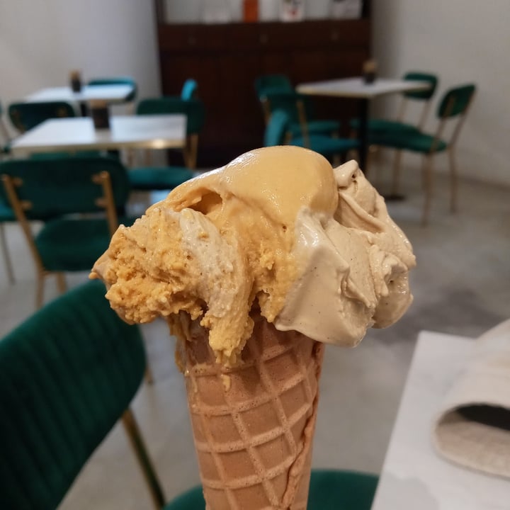 review photo of Cortese Café 900 cono gelato con mango e pistacchio shared by @olionuovo on 27 Jun 2022 - review