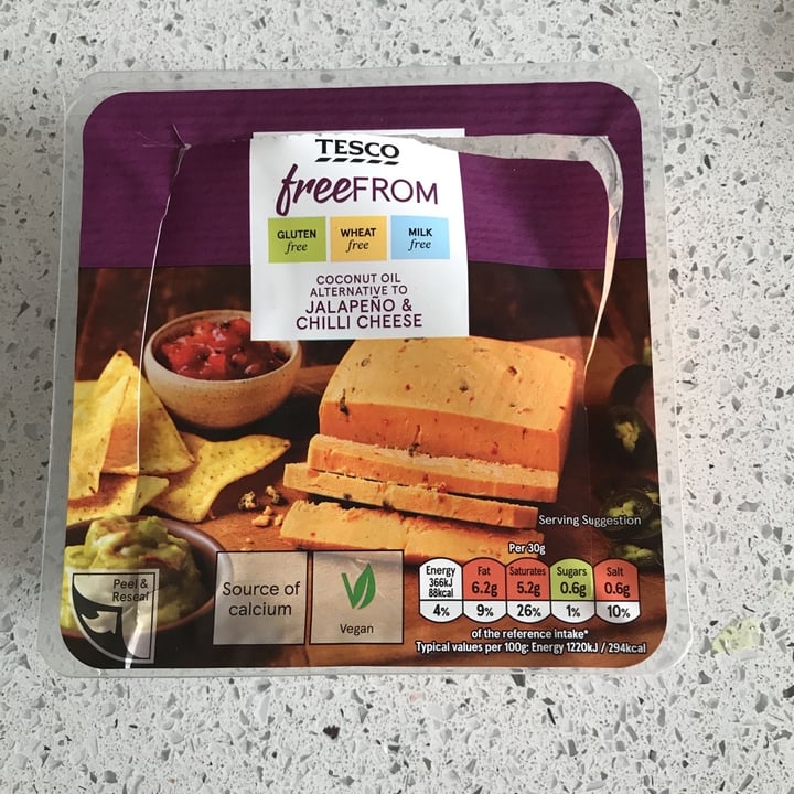 photo of Tesco Free From Coconut Oil Alternative To Jalapeno & Chilli Cheddar Block shared by @charlotteduncan on  28 Mar 2020 - review