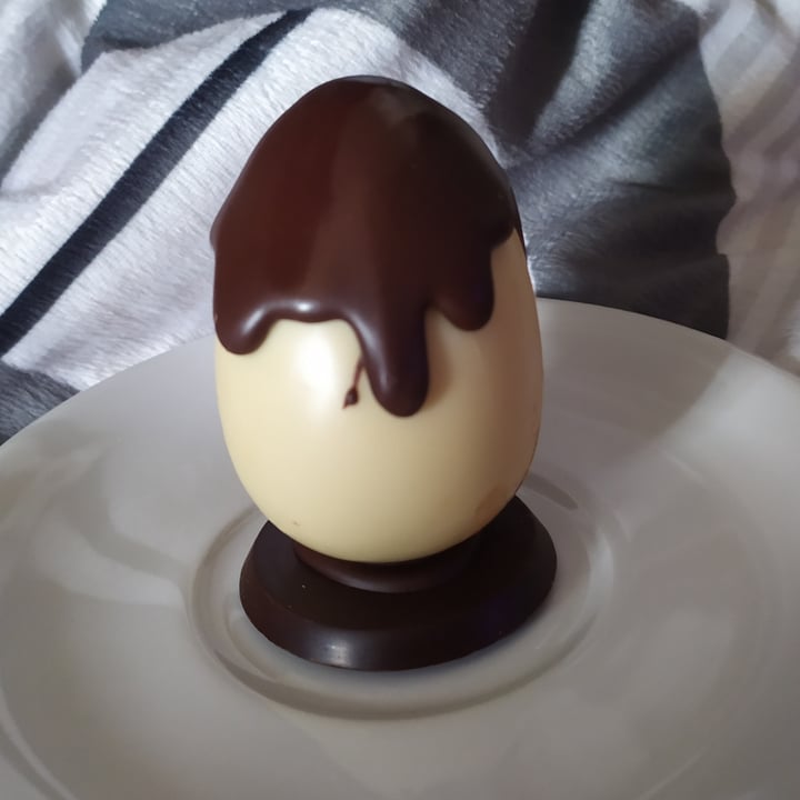 review photo of Efrem - Gourmet Boutique and Finest Bar Mini Uovo Di Cioccolato Bianco shared by @senja on 15 Apr 2022 - review