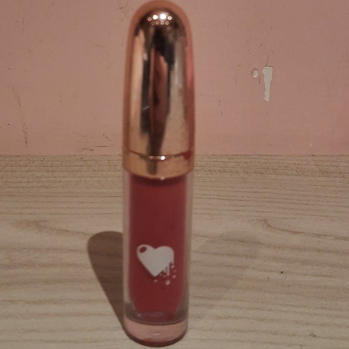 photo of Clio Makeup Liquid Love - Mlbb shared by @giuliadentice on  06 Dec 2021 - review
