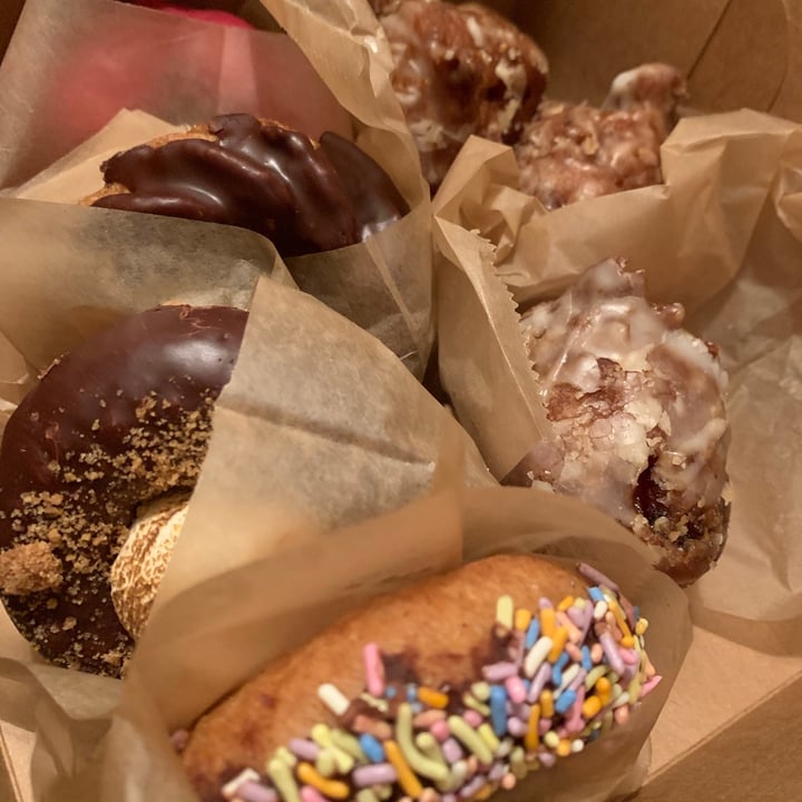 review photo of Babes Ice Cream & Donuts Apple Fritters shared by @pascalraquel on 17 Dec 2020 - review