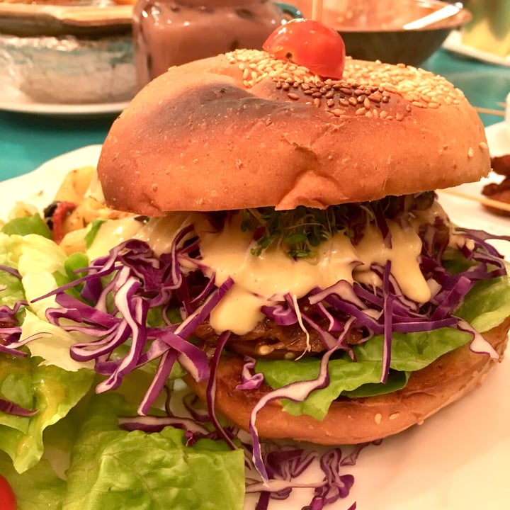 photo of Well Dressed Salad Bar PowWowBao Burger shared by @vegan on  01 Aug 2018 - review
