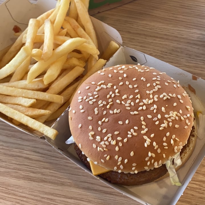 photo of McDonald's McPlant shared by @thediabeticvegan on  07 Jan 2022 - review